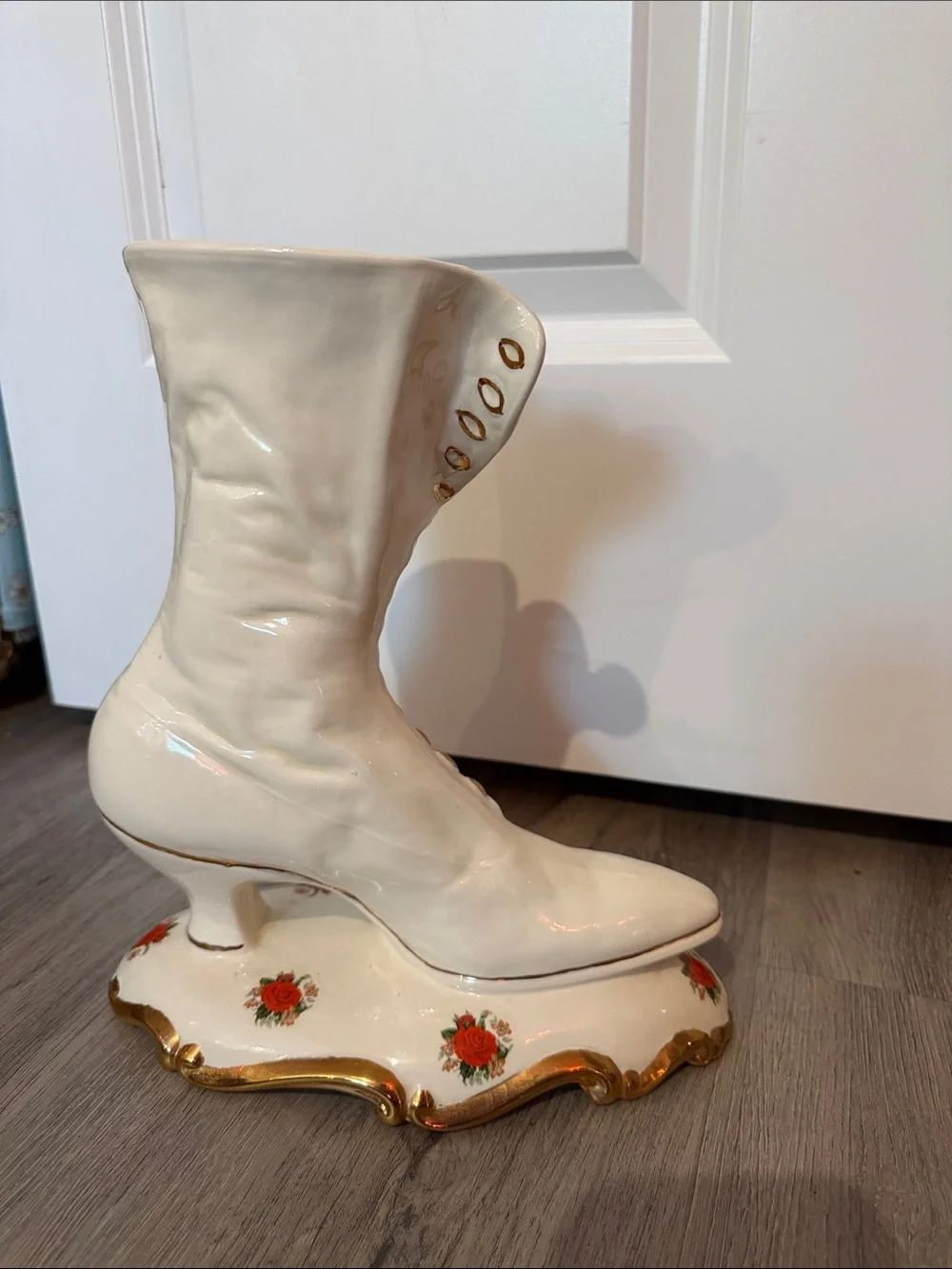 Large Vintage Victorian Porcelain White & Gold Decorative Shoe Planter 💕